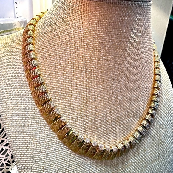 Napier Vintage Elegant Gold Necklace Choker 16’ 4144 Y - Picture 3 of 14